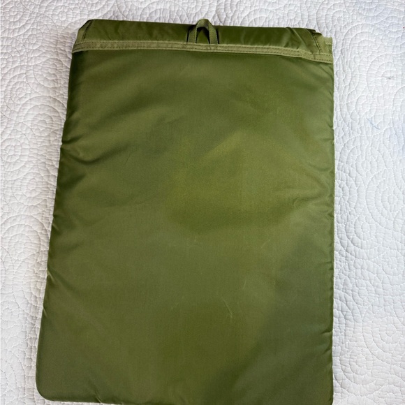 Patagonia Sage Green Laptop Bag - Picture 8 of 10